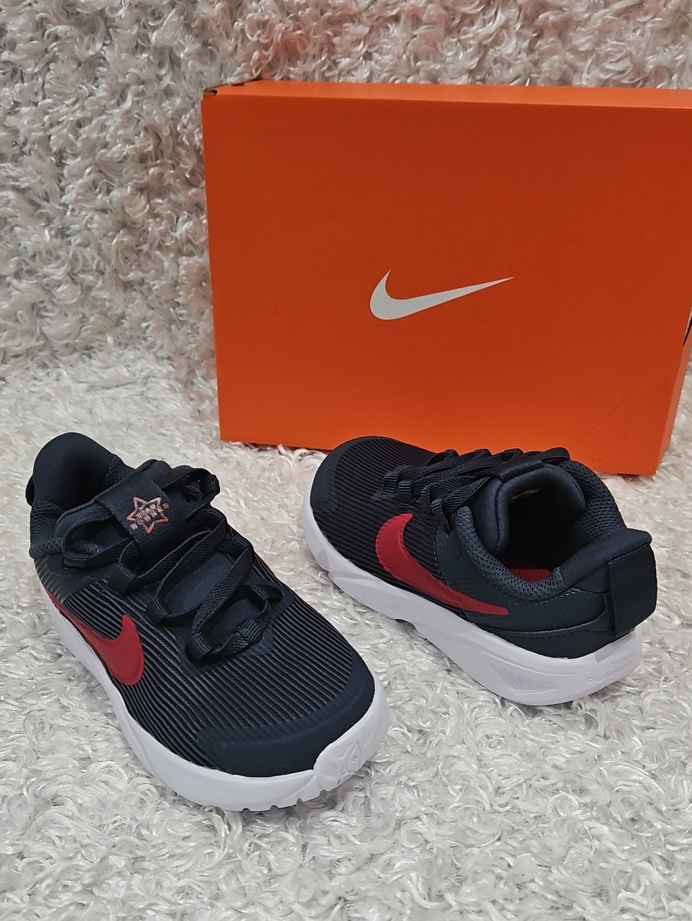 Nike Star Runner Kids Navy Sneakers Slip On Outdoor Red Swoosh and White Sole